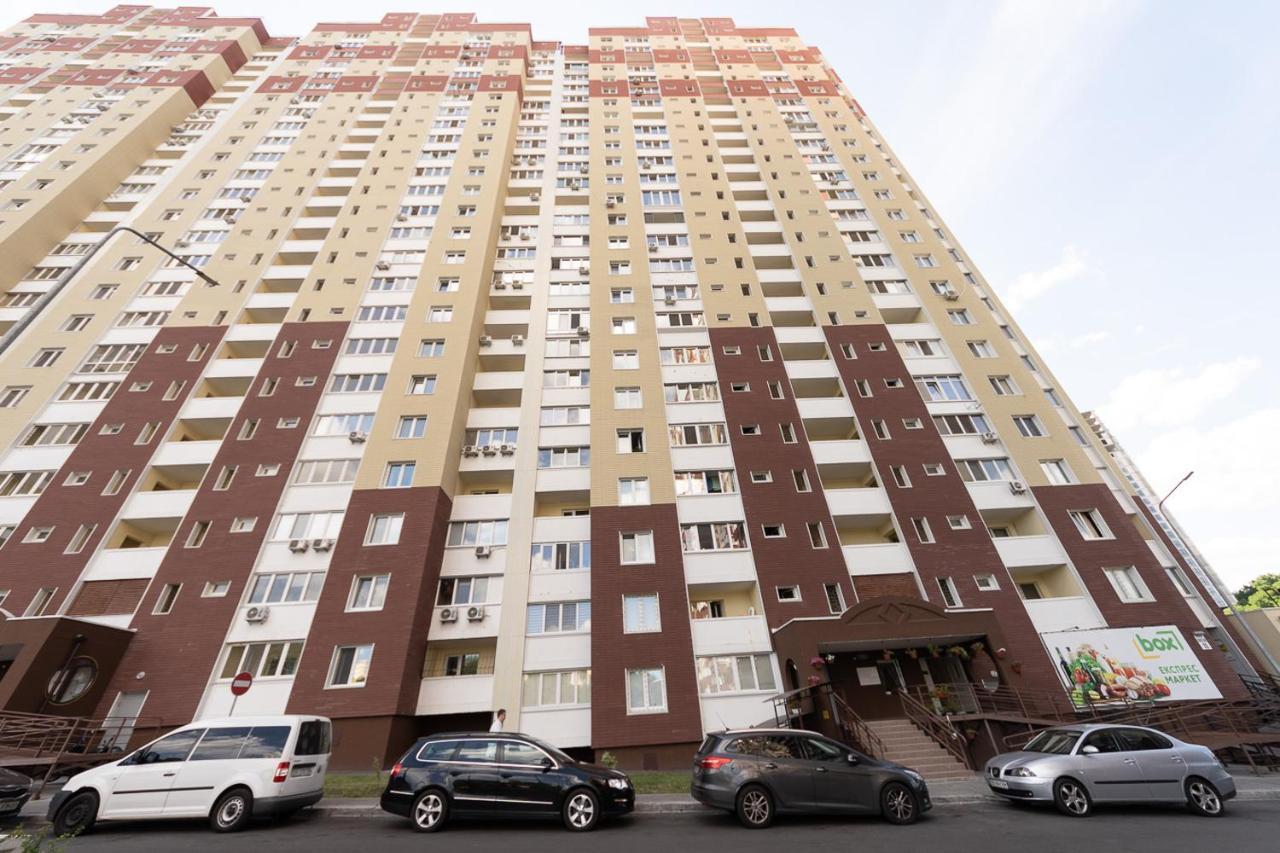 Новая Квартира Переулок Ясиноватский 11 Kiew Exterior foto