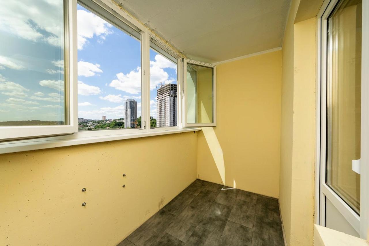 Новая Квартира Переулок Ясиноватский 11 Kiew Exterior foto