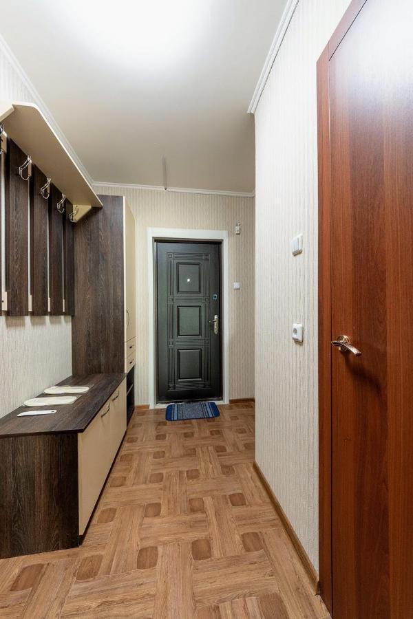 Новая Квартира Переулок Ясиноватский 11 Kiew Exterior foto